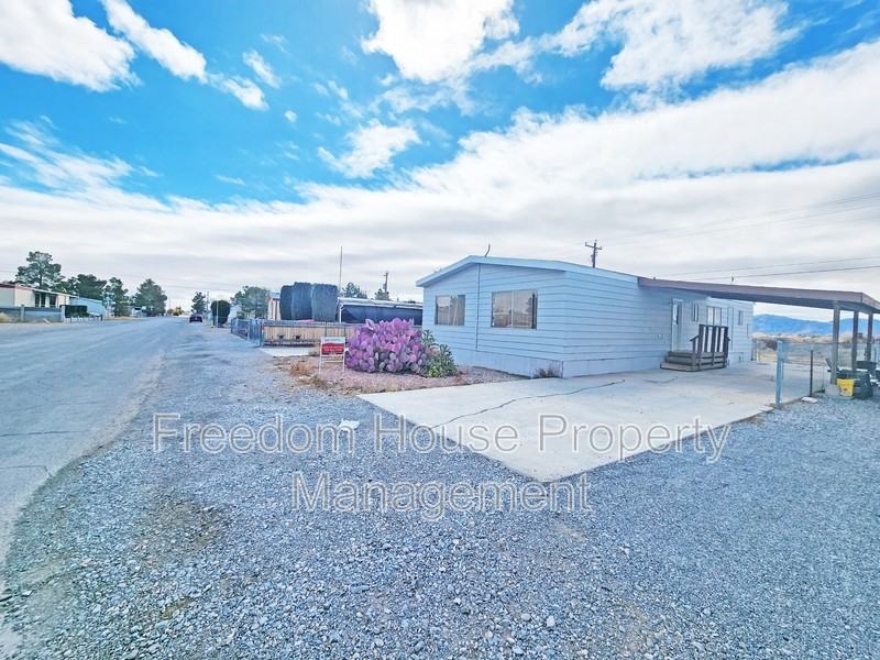 1170 S Comstock Cir W - Photo 3 of 32