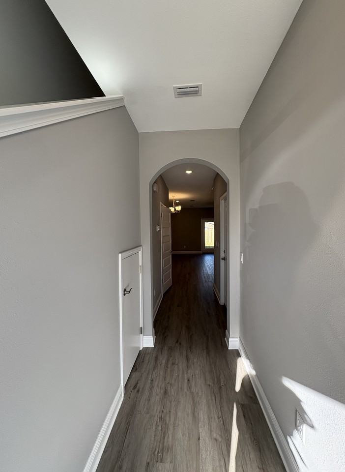 838 Fairview Dr - Photo 2 of 37