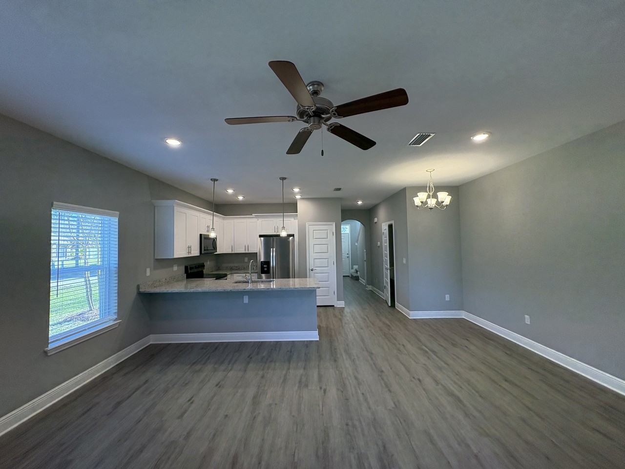 838 Fairview Dr - Photo 6 of 37