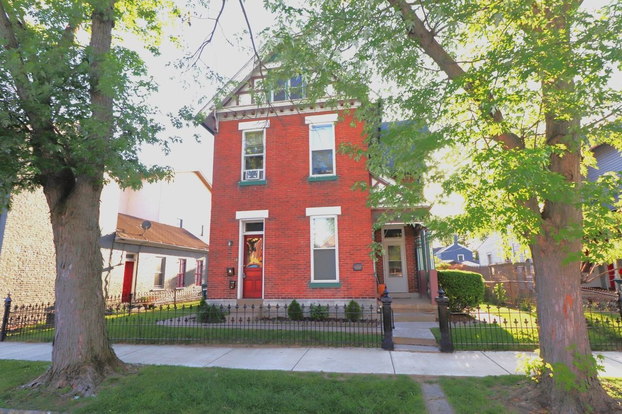 314 S 4Th St - Photo 2 of 11