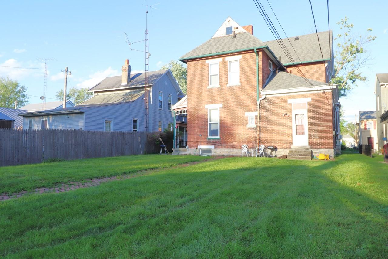 314 S 4Th St - Photo 7 of 11