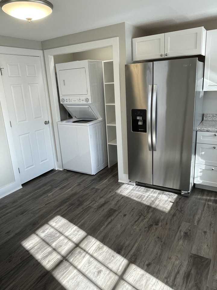 337 Sw 3rd St - Photo 3 of 20