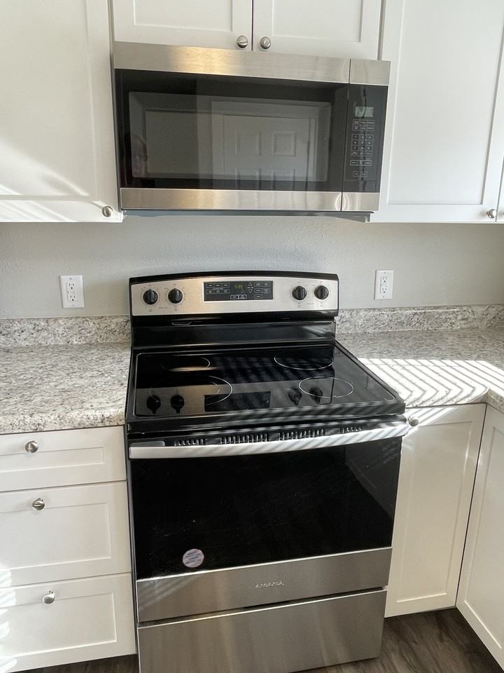 337 Sw 3rd St - Photo 6 of 20