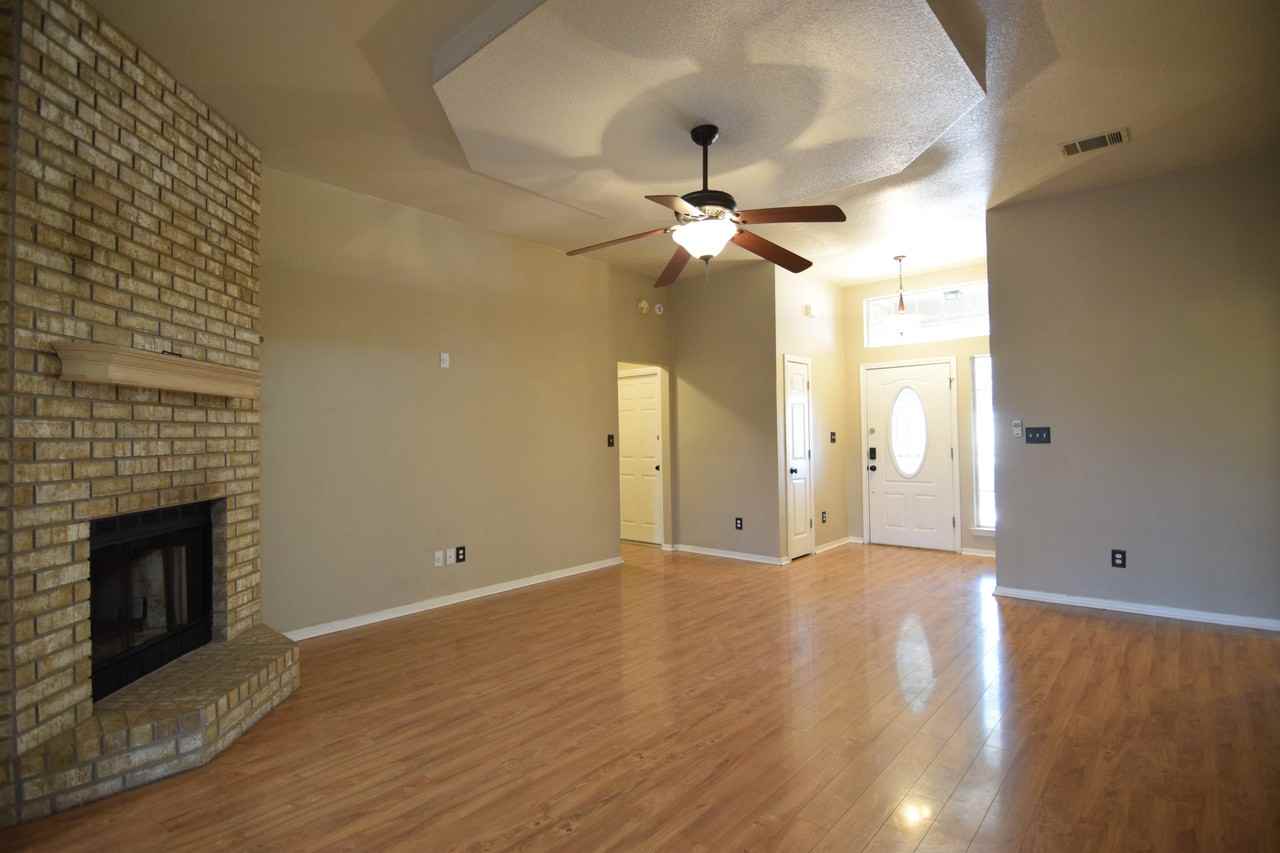 5301 Williams Dr - Photo 7 of 18