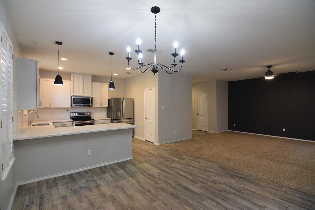 1119 Lonesome Oak Dr - Photo 5 of 21