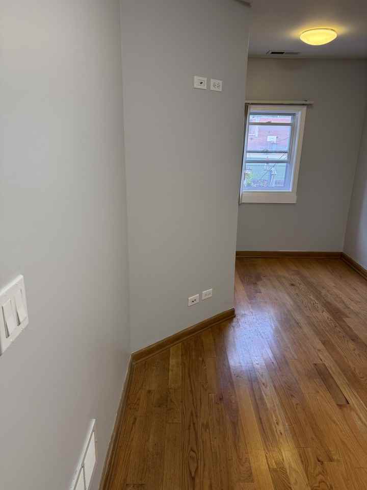 2214 W Irving Park Rd #2 - Photo 6 of 16