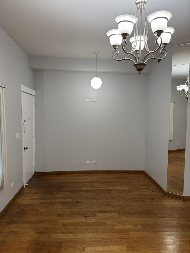 2214 W Irving Park Rd #2 - Photo 7 of 16