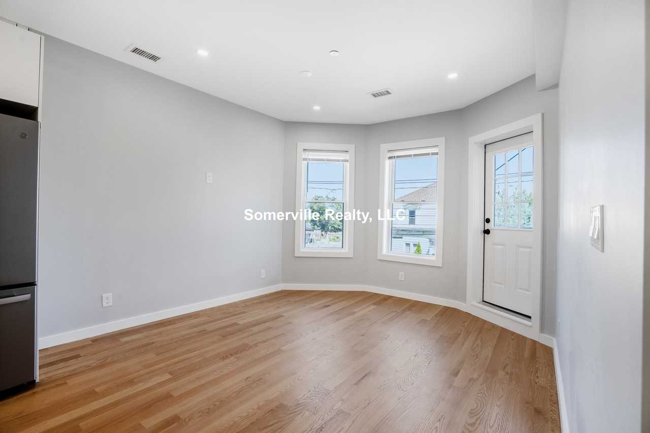 30 Linden St #2 - Photo 5 of 17