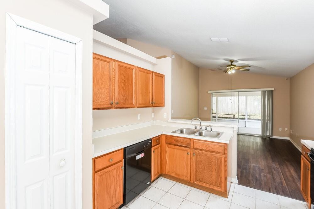 337 Riunite Cir - Photo 6 of 16