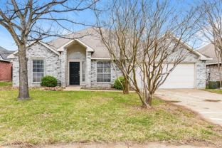 138 Woodcreek Dr - Photo 1 of 1