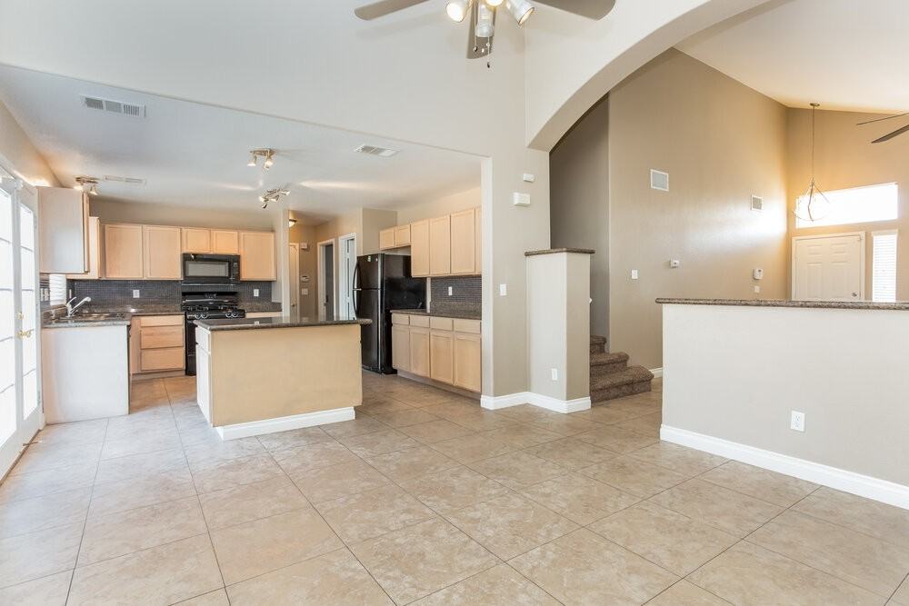 4455 Scarlet Sea Ave - Photo 4 of 16