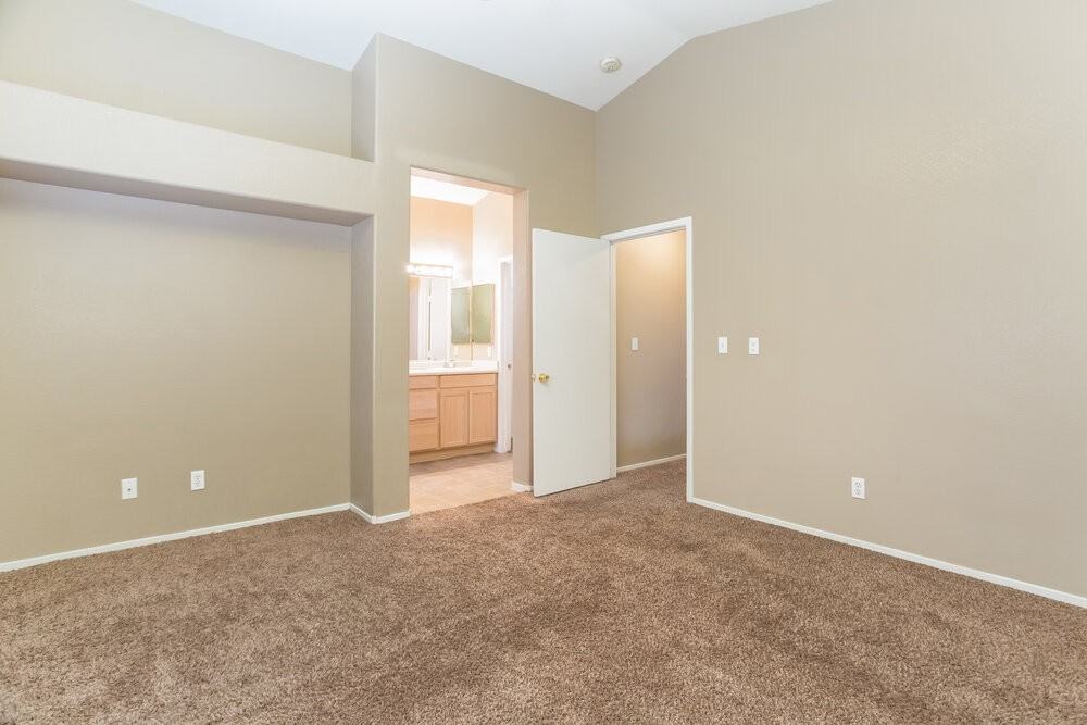 4455 Scarlet Sea Ave - Photo 7 of 16