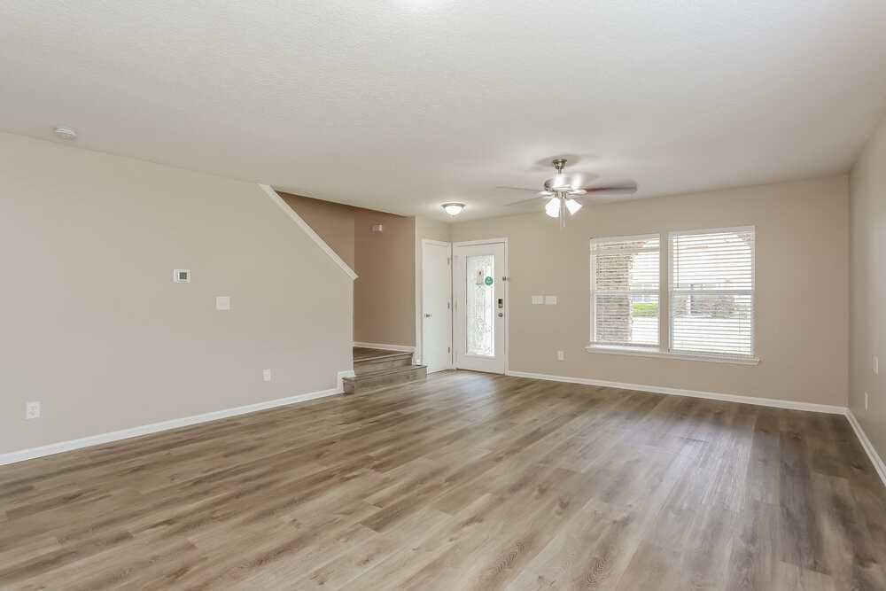12290 Lawson Creek Dr - Photo 4 of 17