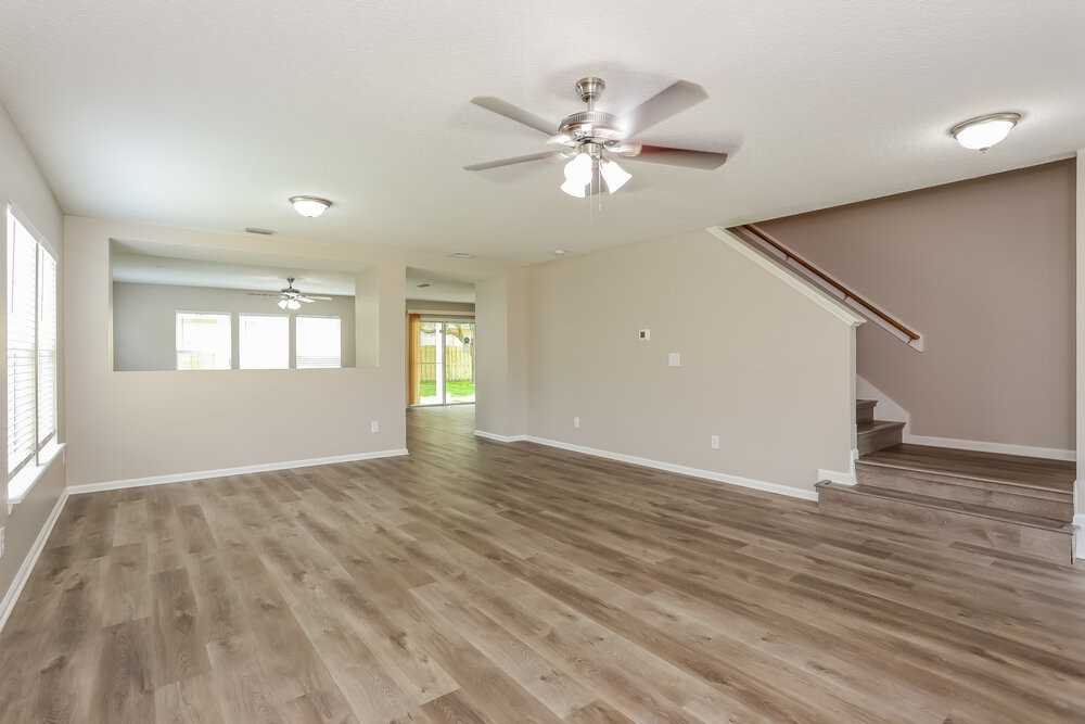 12290 Lawson Creek Dr - Photo 5 of 17