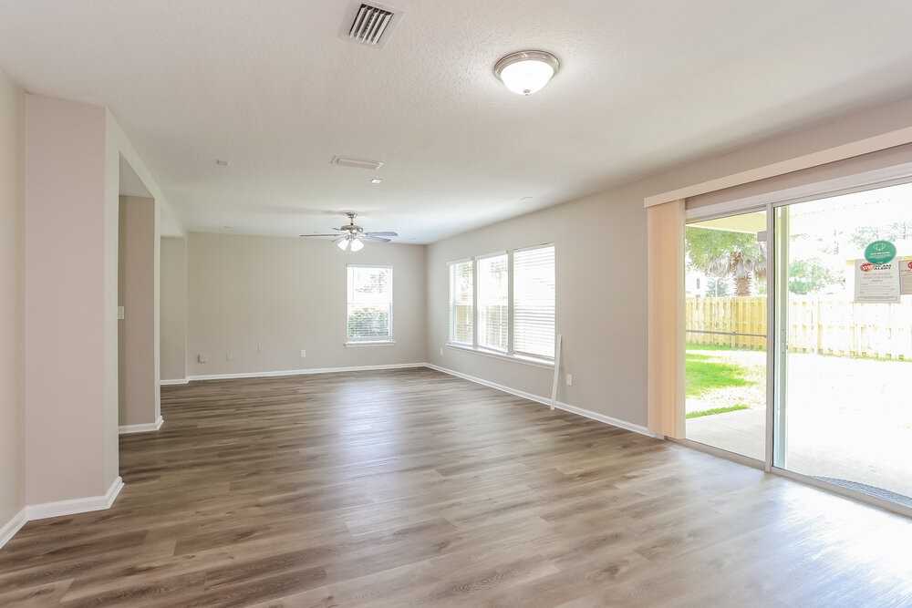 12290 Lawson Creek Dr - Photo 7 of 17