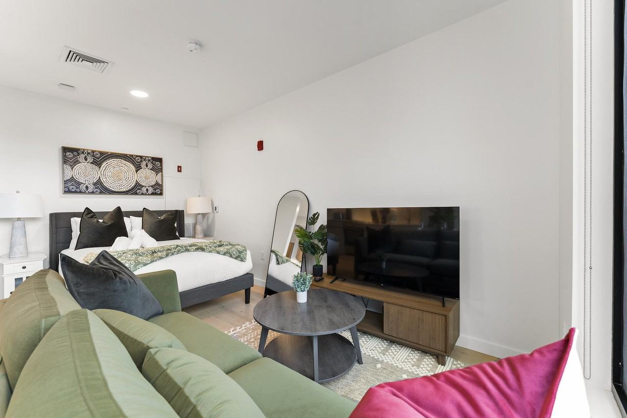 35 W 2nd St #1240286P - Photo 6 of 26