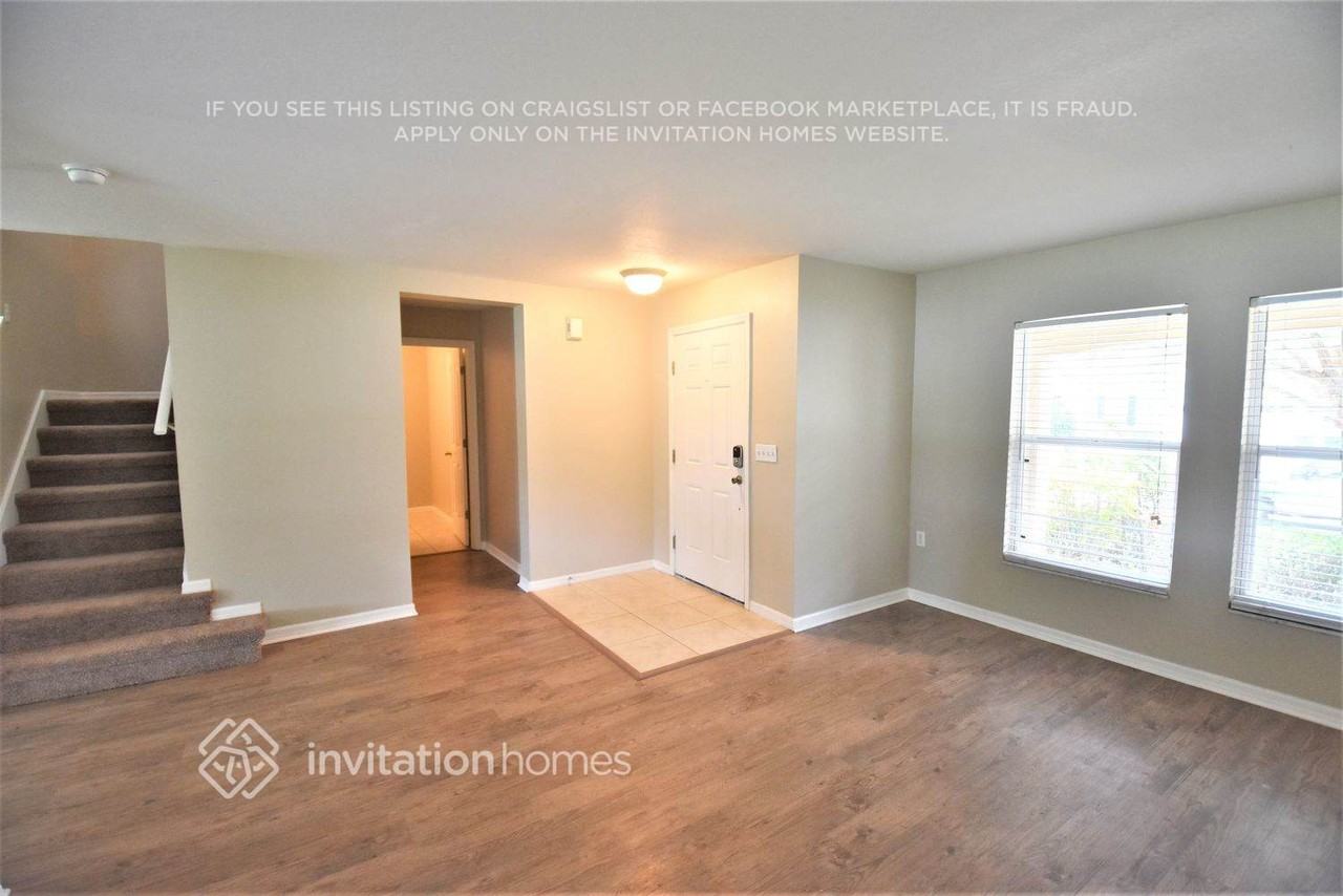 6976 Lake Eaglebrooke Dr - Photo 2 of 16