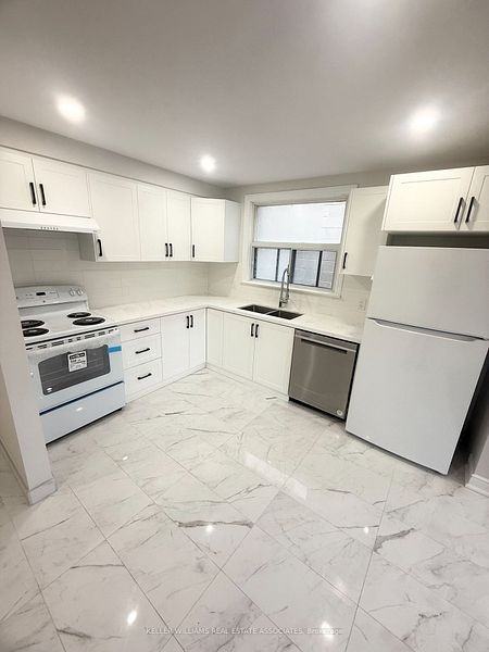 229 Lakeshore Road East #2 - Photo 2 of 14