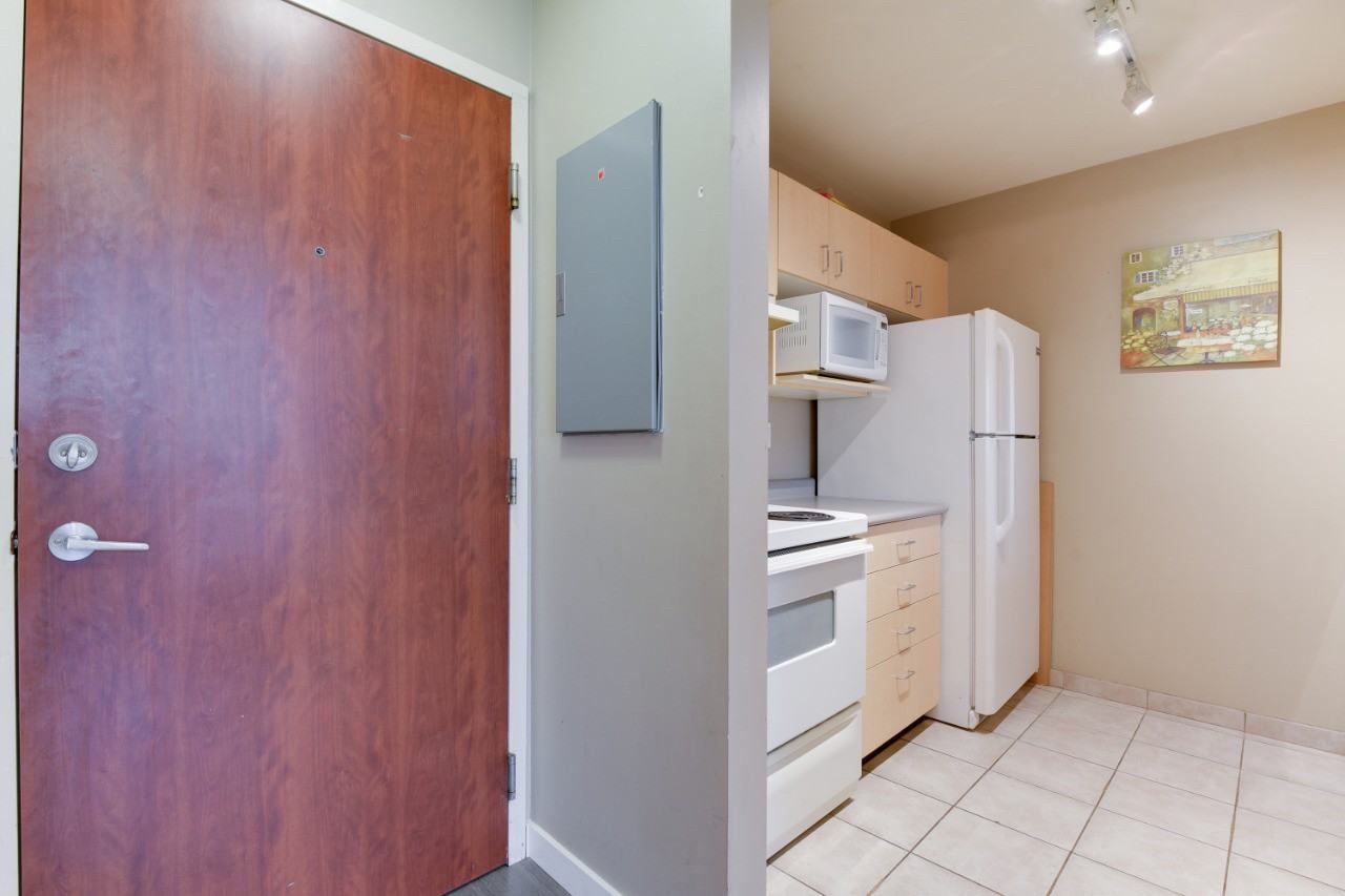 Howe St - Photo 2 of 15