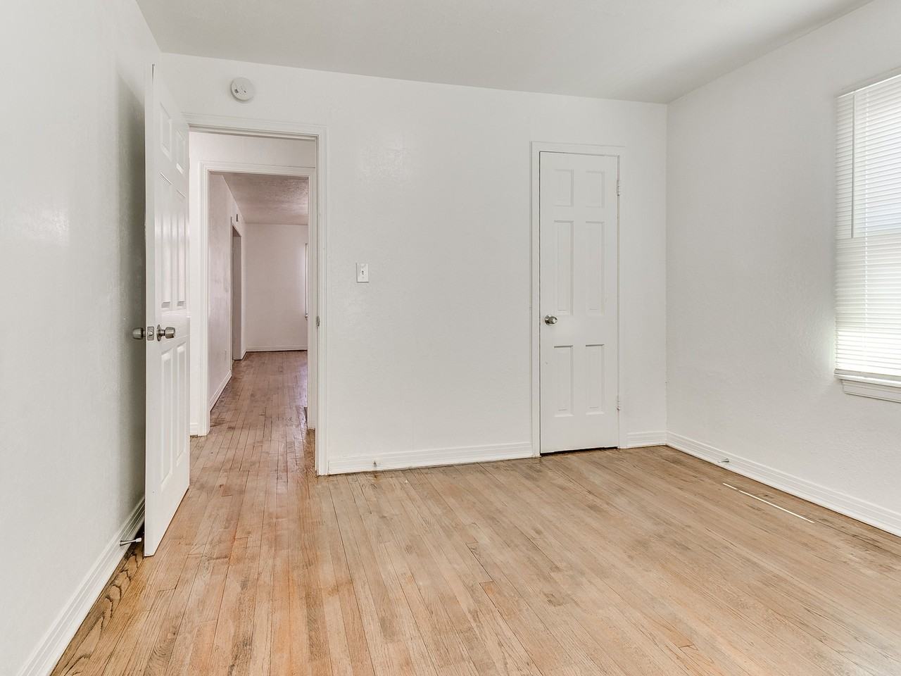 1321 Bellevidere Dr - Photo 2 of 10