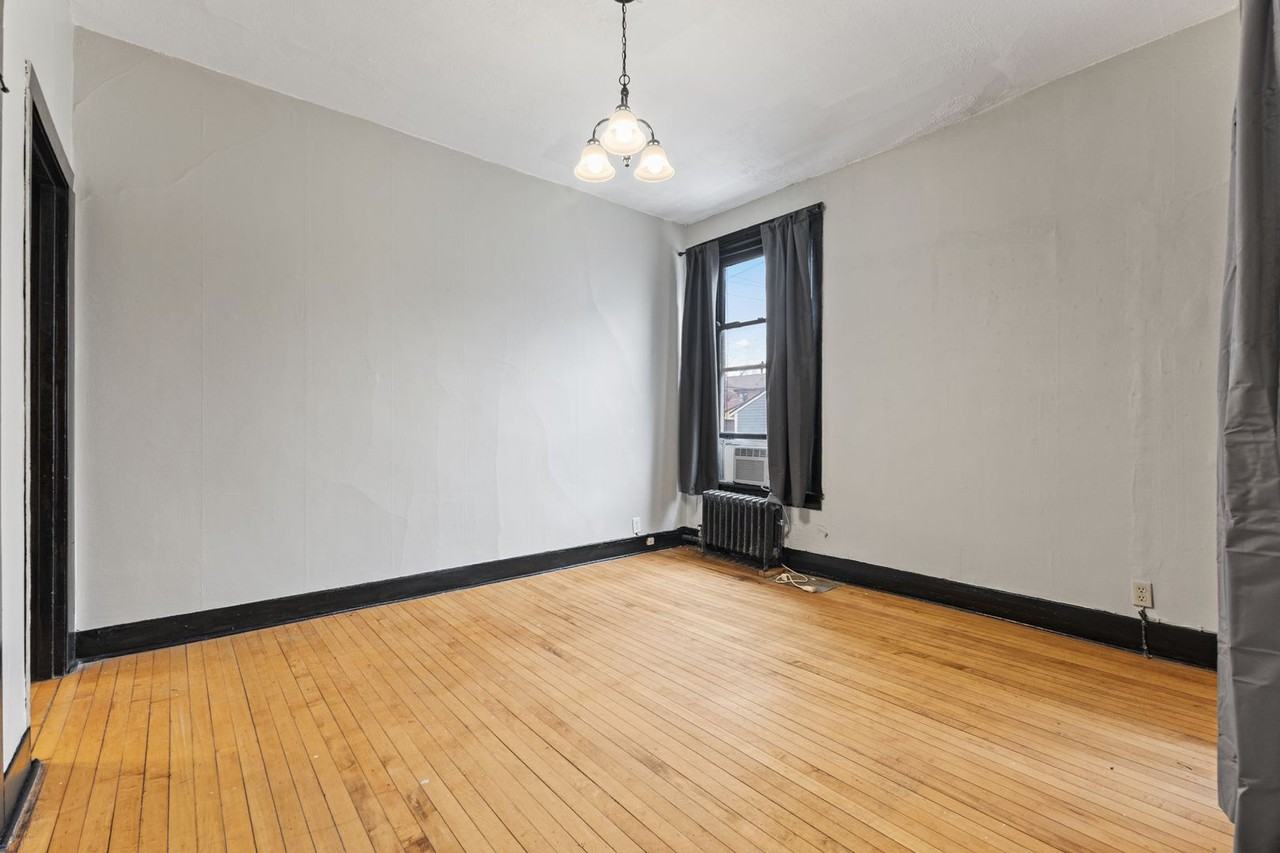 Essex Apartments - Photo 2 of 41