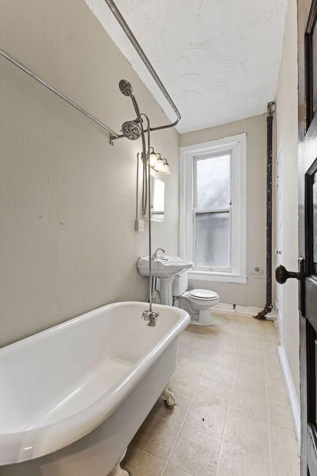 Essex Apartments - Photo 6 of 41