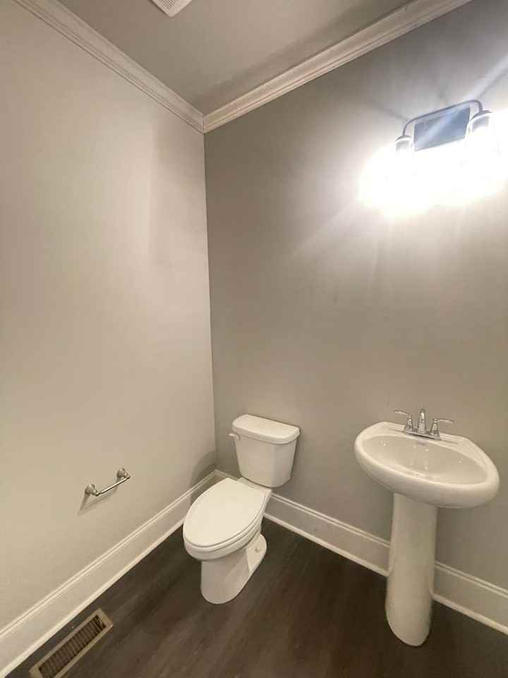 755 Whitehall Rd - Photo 4 of 28