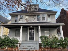 featured image of 1555 E 118th St