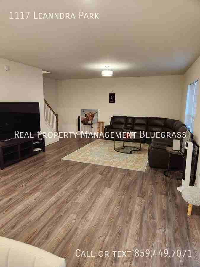 1117 Leanndra Park - Photo 3 of 25