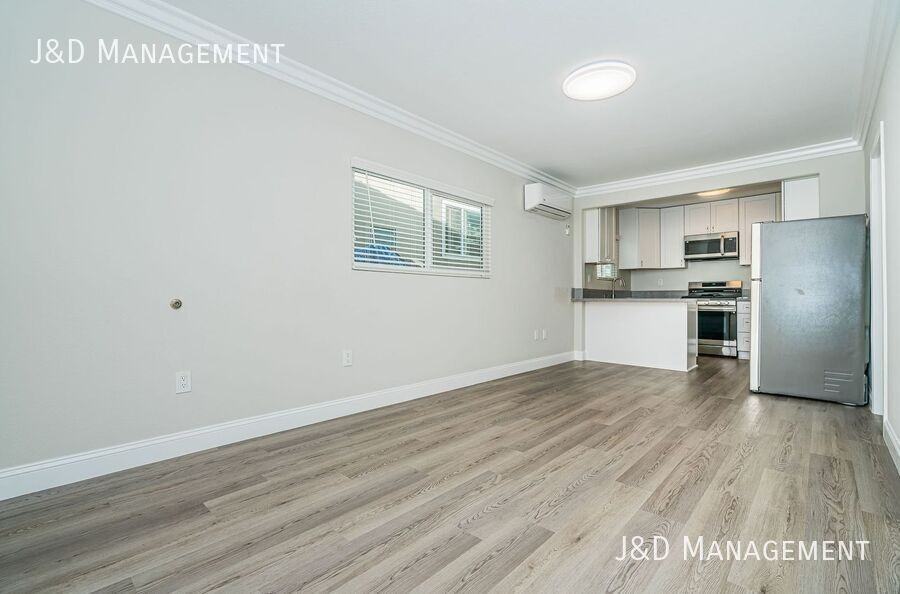 3125 L St - Photo 3 of 14