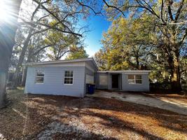 featured image of 1648 Loyola Dr N
