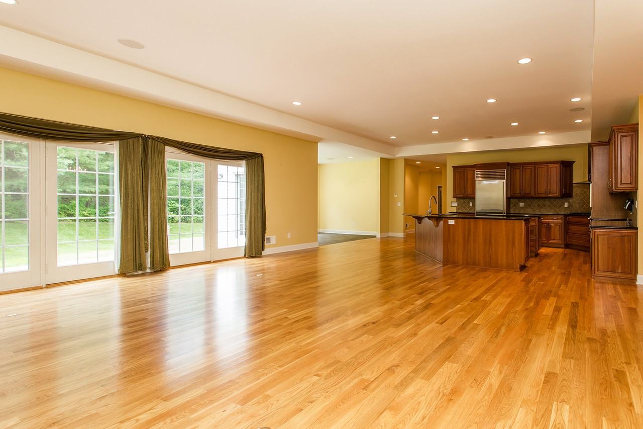 11 Liz Ann Dr - Photo 3 of 37