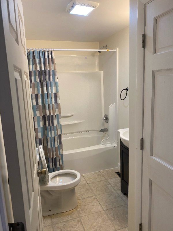 7 W Silver St - Photo 3 of 9