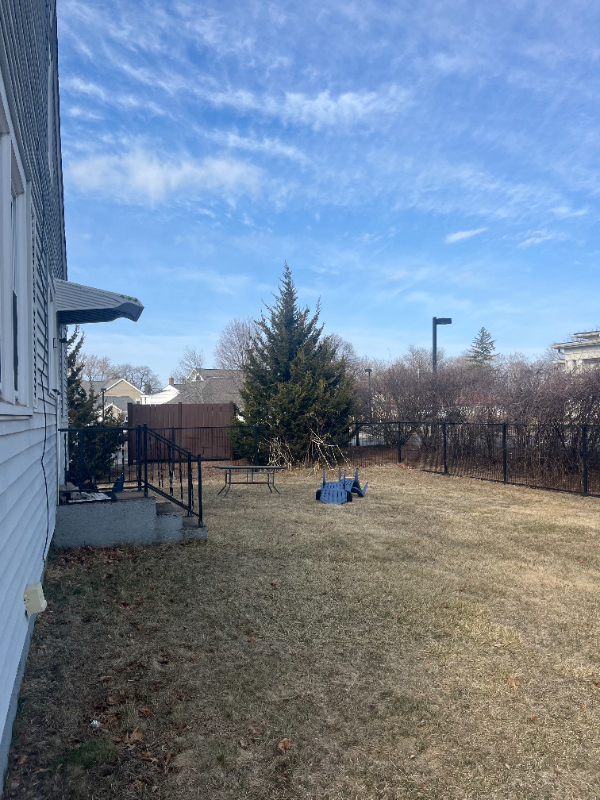 7 W Silver St - Photo 4 of 9