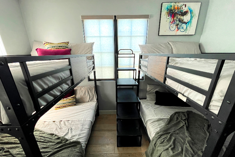 300 North Plymouth Boulevard - Photo 5 of 19