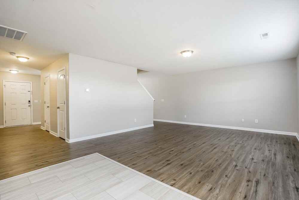 4745 Queen Pierrette St - Photo 4 of 17
