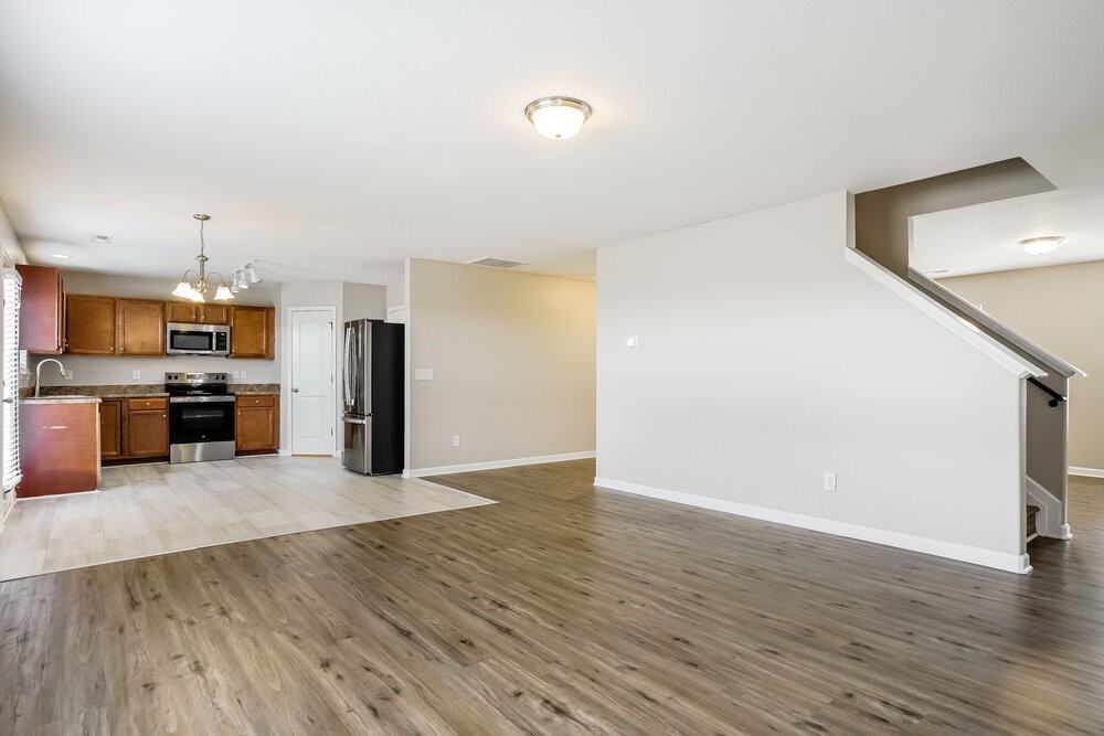 4745 Queen Pierrette St - Photo 5 of 17