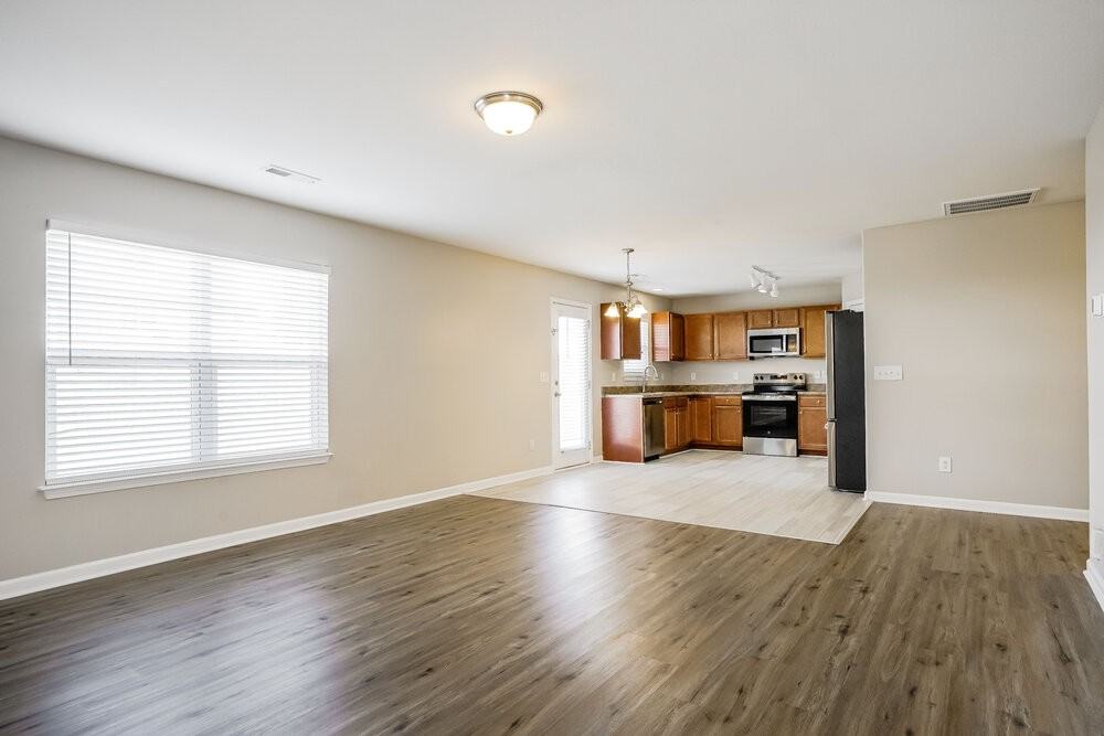 4745 Queen Pierrette St - Photo 6 of 17