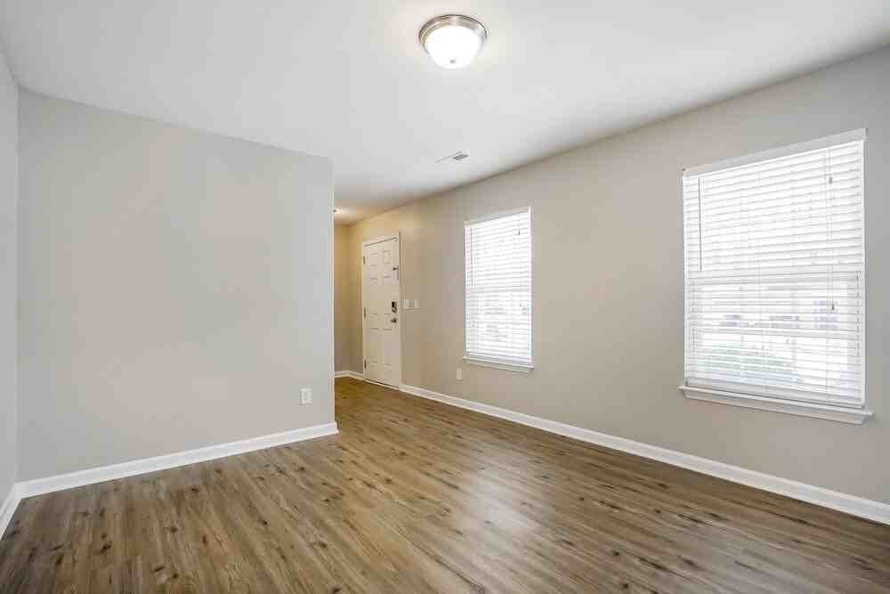 4745 Queen Pierrette St - Photo 7 of 17