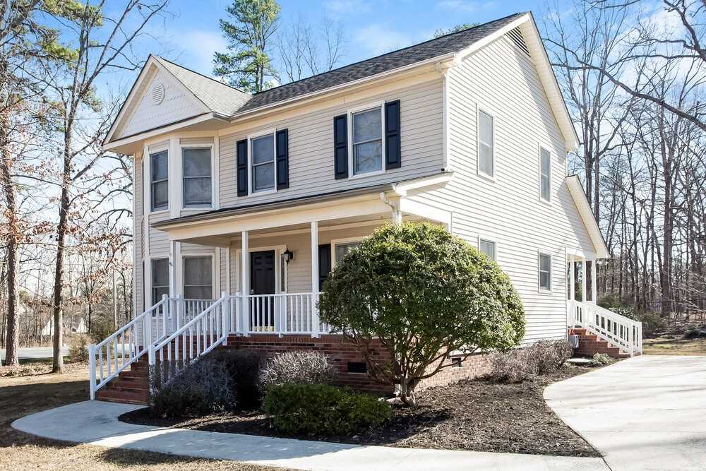 2003 Redwood Dr - Photo 4 of 17