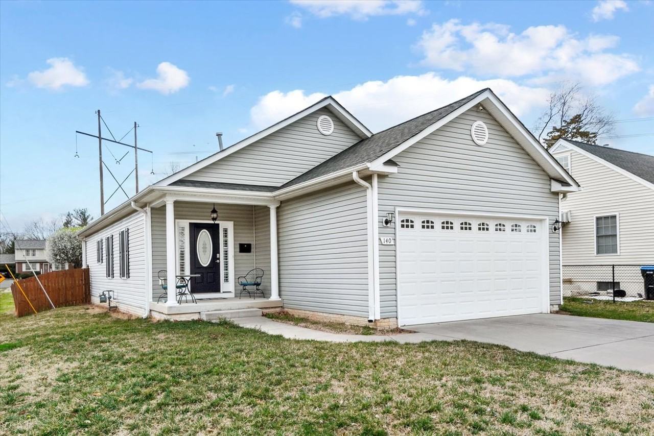 140 Ridgeway St - Photo 4 of 39