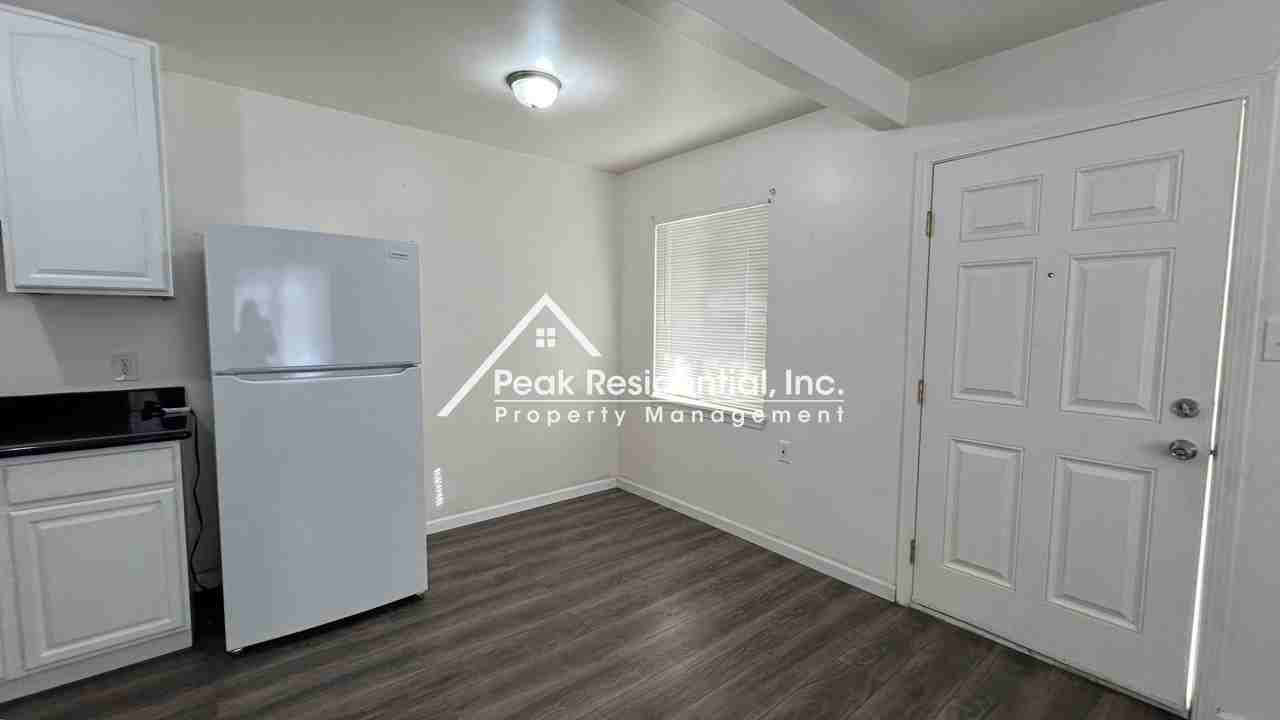 5640 53rd St - Photo 5 of 13