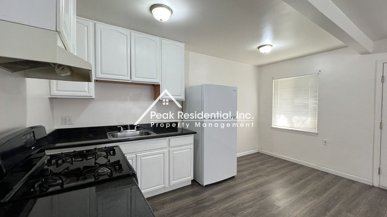 5640 53rd St - Photo 6 of 13