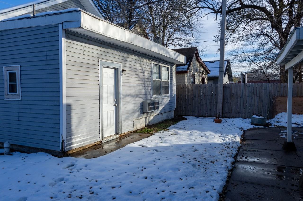 415 N Walnut St - Photo 6 of 10