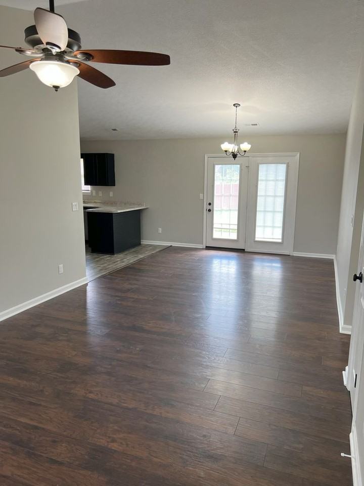 504 Reba Jackson Dr - Photo 4 of 23
