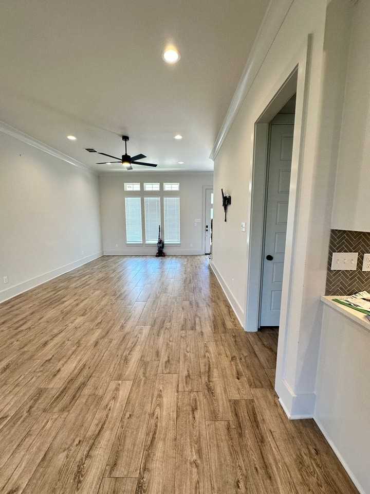 608 Perfect Pl - Photo 6 of 31