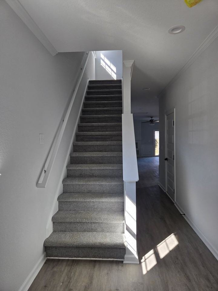 717 Spruce St - Photo 2 of 26