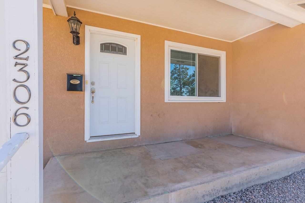 2306 Willow Dr - Photo 3 of 25