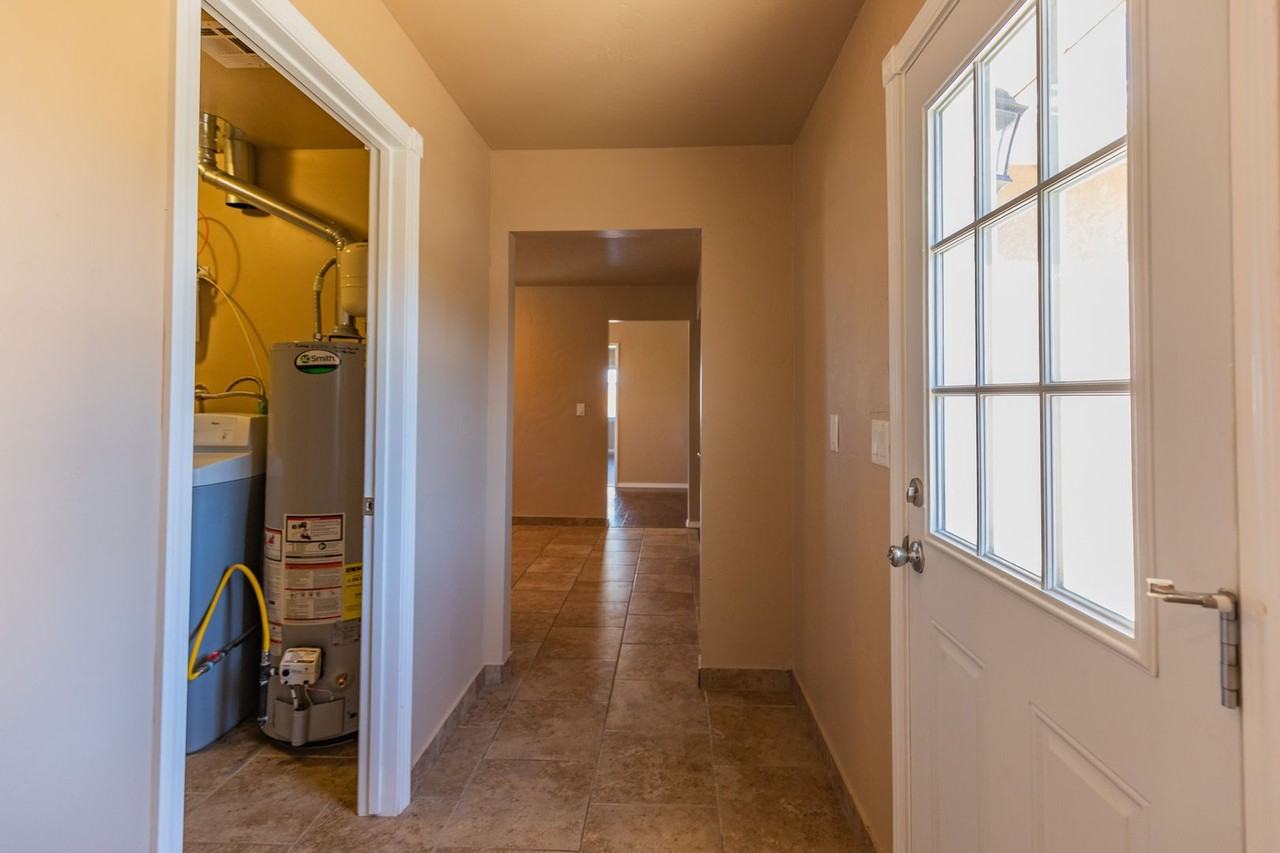 2306 Willow Dr - Photo 7 of 25