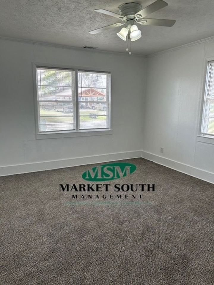 122 Gilbert Ave - Photo 2 of 11